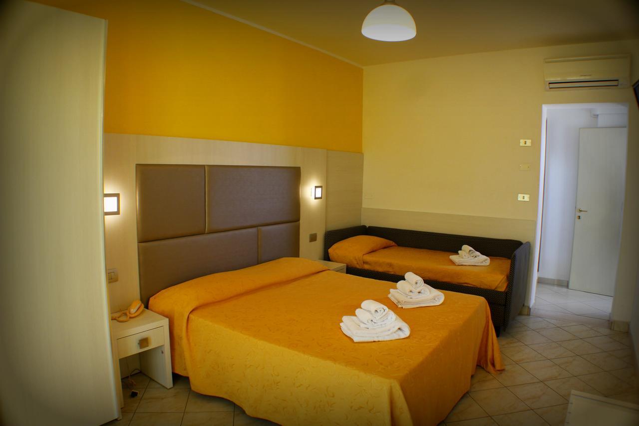 Hotel Adria Bellaria-Igea Marina Exteriör bild
